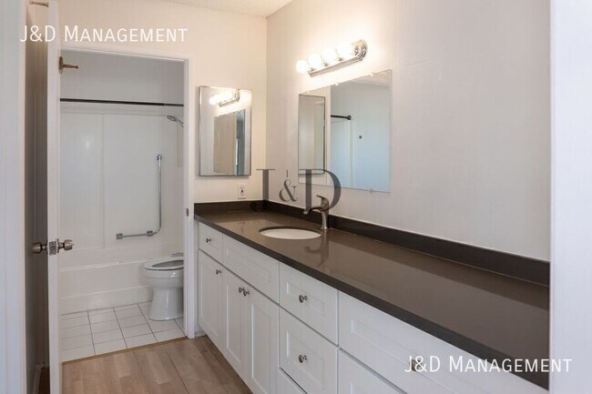 Building Photo - 4077 Utah St