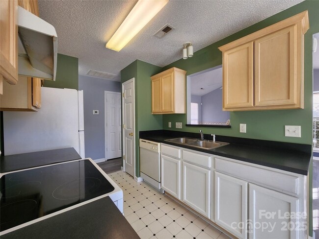 Building Photo - 4958 Astonshire Ln