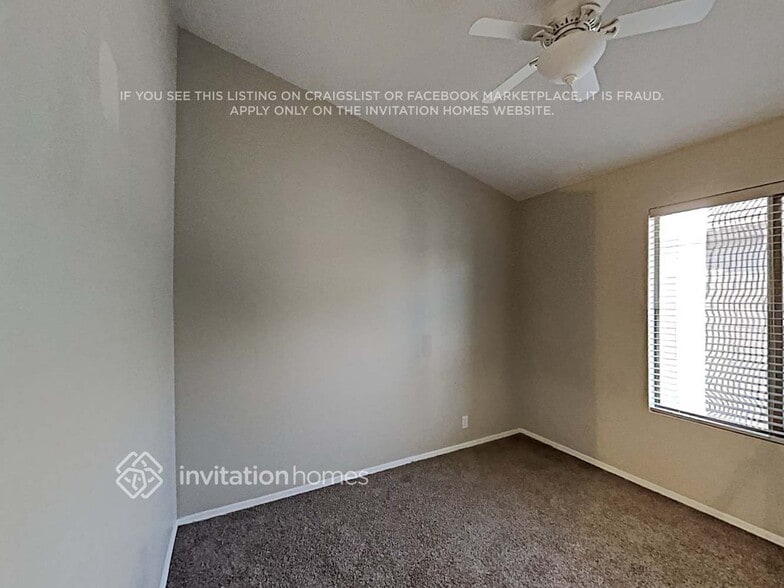 Building Photo - 9331 W Cinnabar Ave