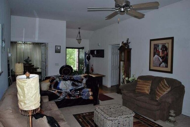 Building Photo - 581 Forest Hill Dr