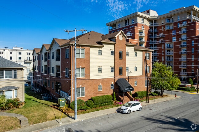 Building Photo - Hedrick Place