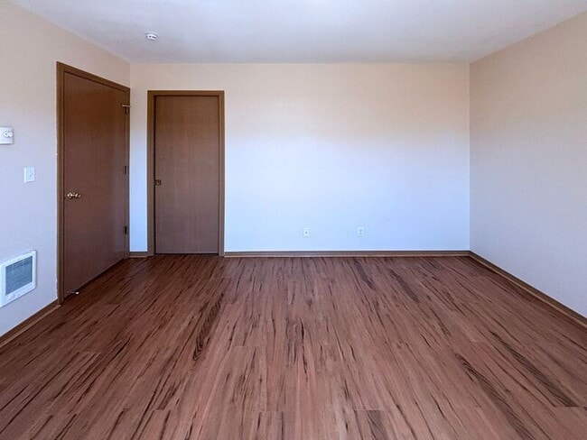 Building Photo - 882 Smith St