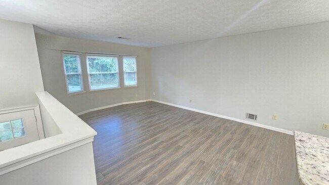 Building Photo - 5037 Camden Ct SW