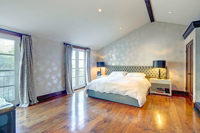 Building Photo - 1531 Marmont Ave