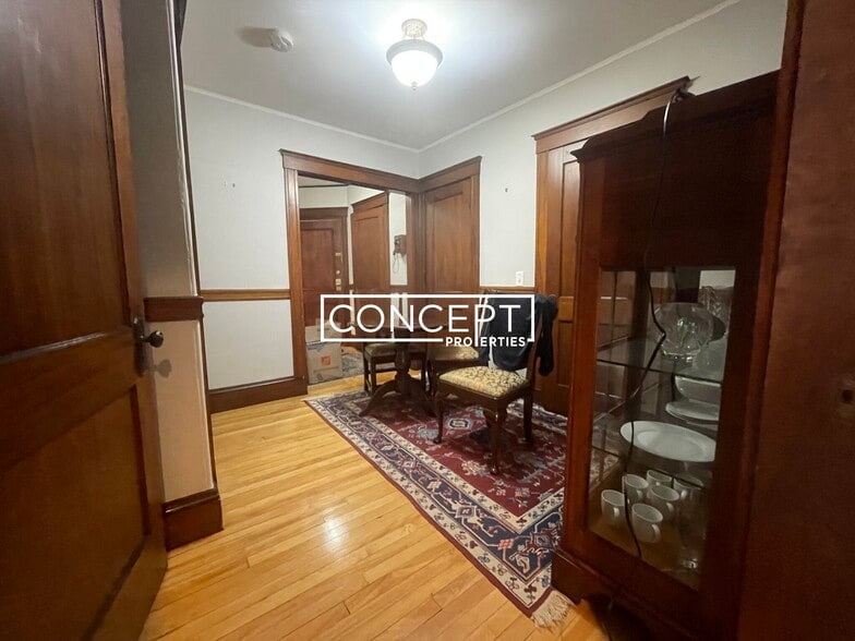 Building Photo - 13 Story St