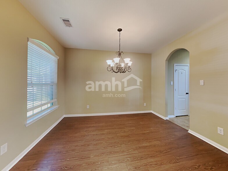 Building Photo - 6815 Hunters Way Ln