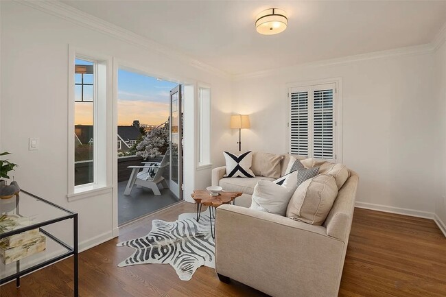 Building Photo - Laurelhurst View Home