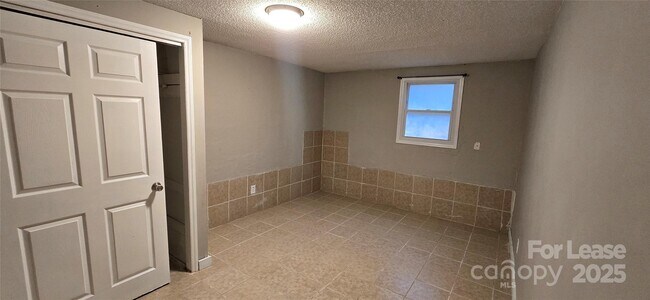 Building Photo - 508 Arlington Cir NW