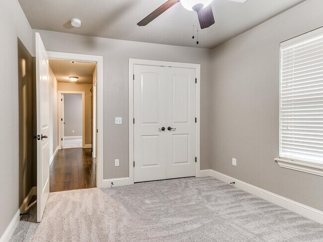 Building Photo - 4817 Arbuckle Dr
