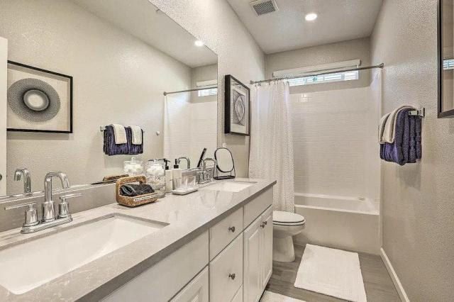 Building Photo - 3 bedroom in Roseville CA 95747