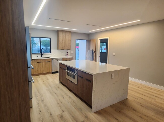 Building Photo - 20522 Sherman Way