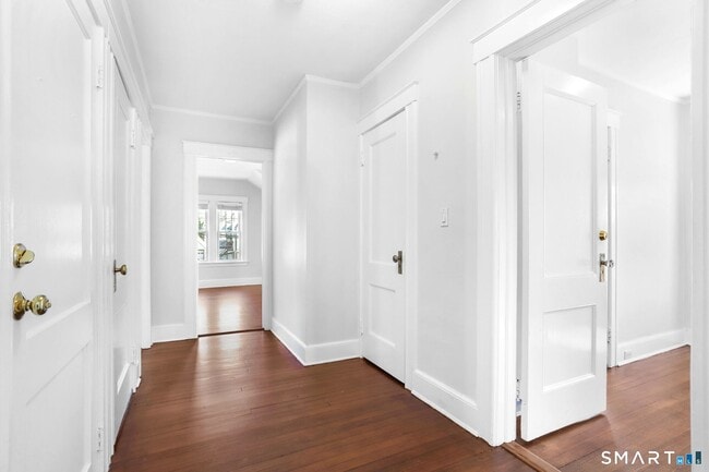 Building Photo - 1872 Bedford St