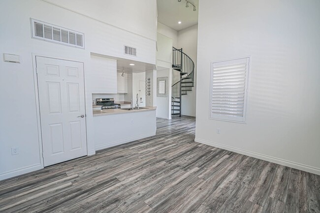Building Photo - 1 Bedroom + Loft in the Bordeaux Community of Saugus!
