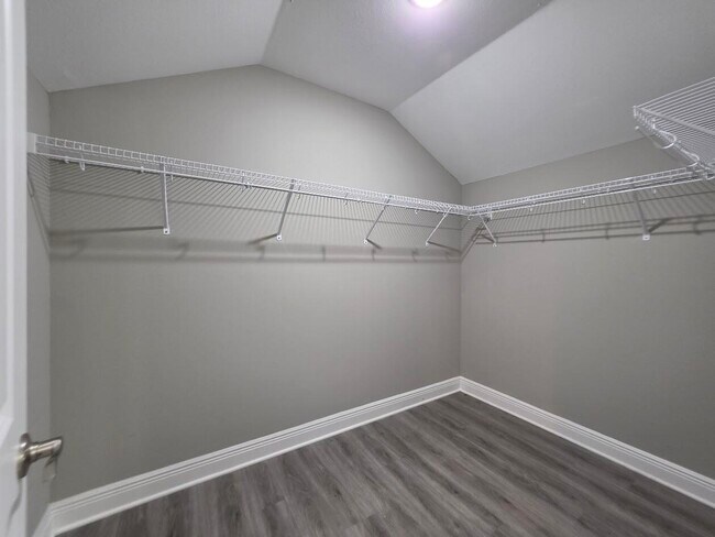 Building Photo - 2331 Hadleigh Hills Ct