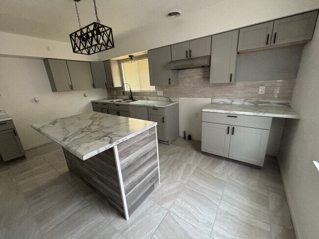 Building Photo - Section 8 welcome