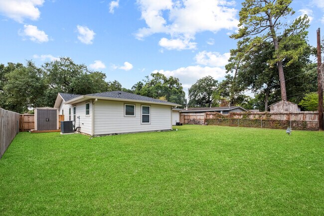 Building Photo - 4106 Gardendale Dr