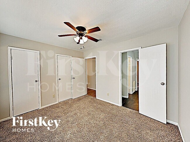 Building Photo - 1308 Wilson Dr