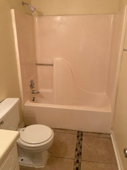 Building Photo - 80 Rushwood Dr