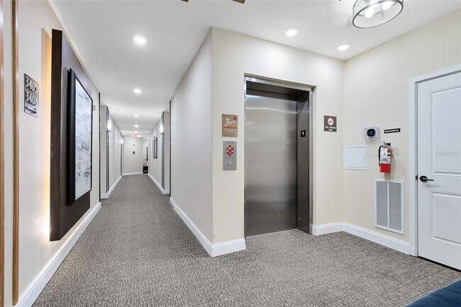 Building Photo - 7565 Laureate Blvd
