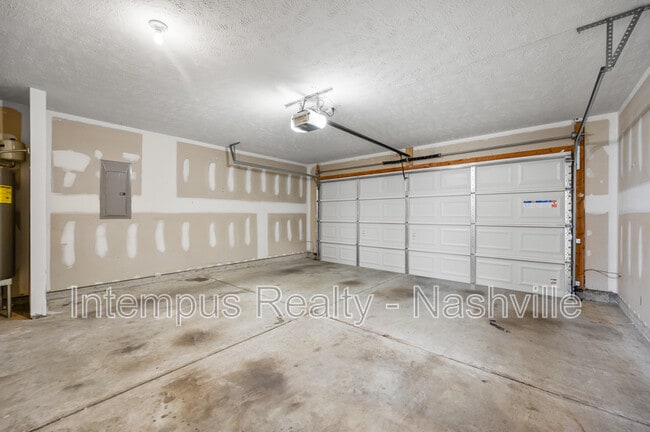 Building Photo - 3236 Woodpoint Dr