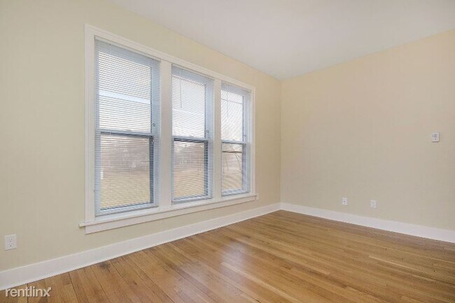 Building Photo - 220 Eastern Ave SE