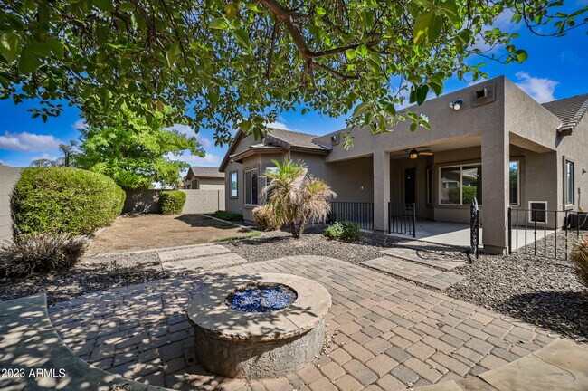 Building Photo - 11502 E Sable Ave