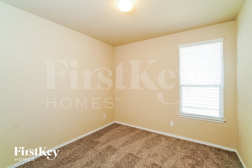 Building Photo - 13426 Frio Parke