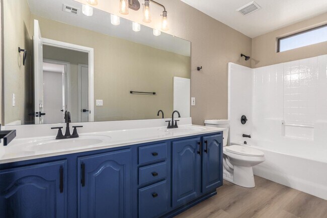 Building Photo - 1630 S Lemon