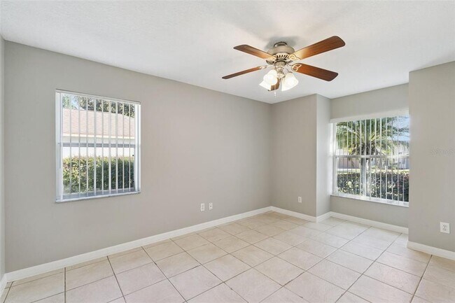 Building Photo - 886 Scenic View Cir