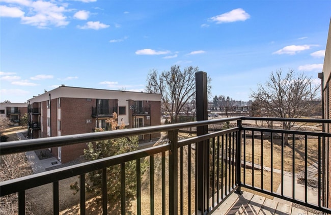 Building Photo - 1BD/1BA Condo in Denver!