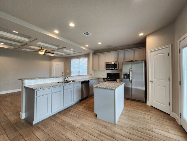 Building Photo - Large Fenced in Backyard in NBISD /Walk to Kraft Park /  Fridge Included  / Pet Friendly / Off Co...