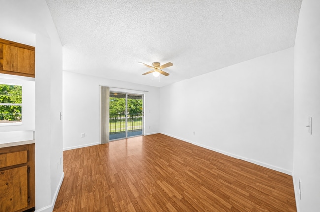 Building Photo - 428 Banana Cay Dr
