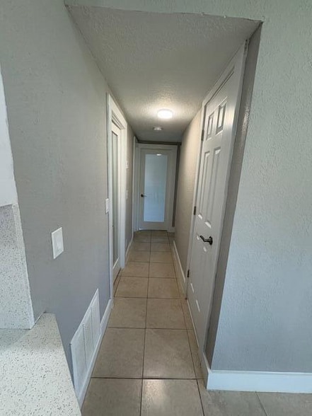 Building Photo - 5580 Honeysuckle Dr