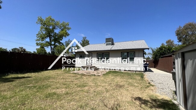 Building Photo - Very Nice 3bd/1ba House with 2 Car Garage