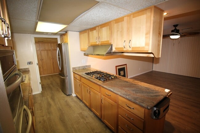 Building Photo - 7932 E Rosewood St