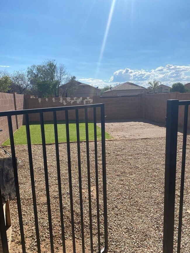 Building Photo - 7805 S Hidden Places Loop