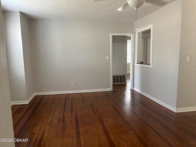 Building Photo - 250 S Seneca Blvd