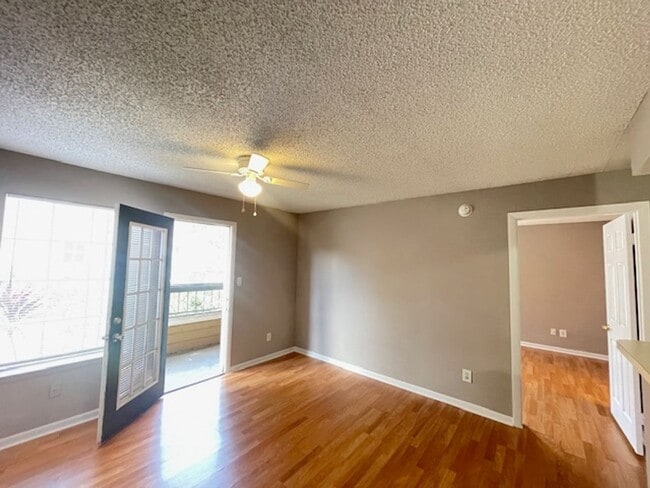 Building Photo - First Floor 1 Bedroom Condo In Orlando Area!