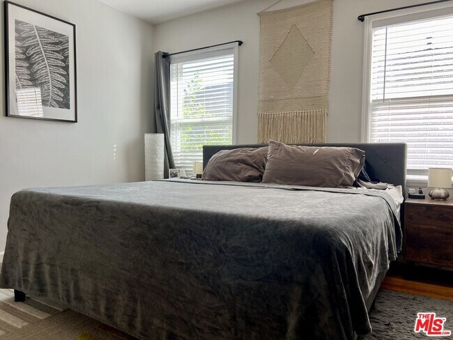 Building Photo - 8404 Newlin Ave