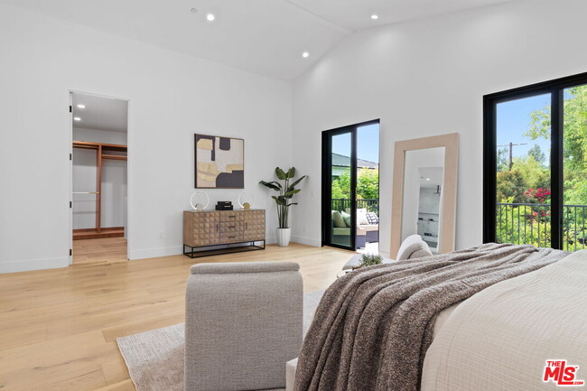 Building Photo - 4535 Haskell Ave