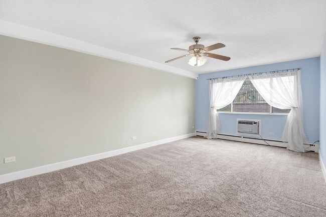 Building Photo - 650 S Clinton St