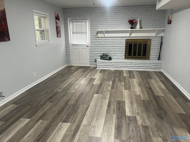 Building Photo - 409 Cumberland Dr SE