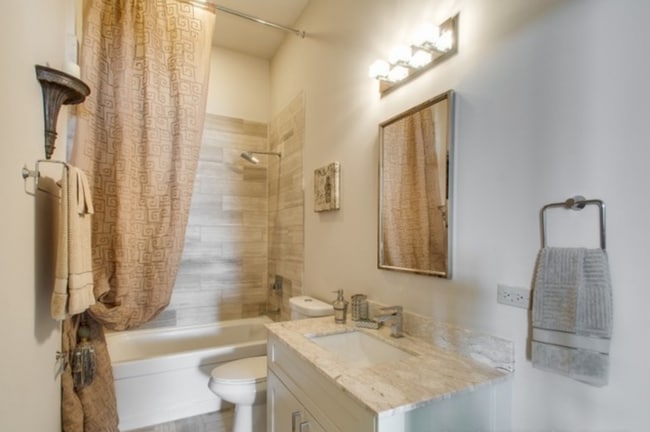 Building Photo - 4234 S Ellis Ave