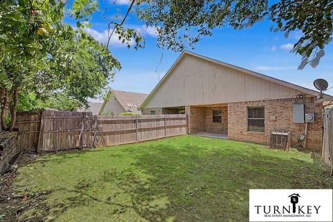 Building Photo - Available Now: The West Fort Worth Duplex You've Been Waiting For