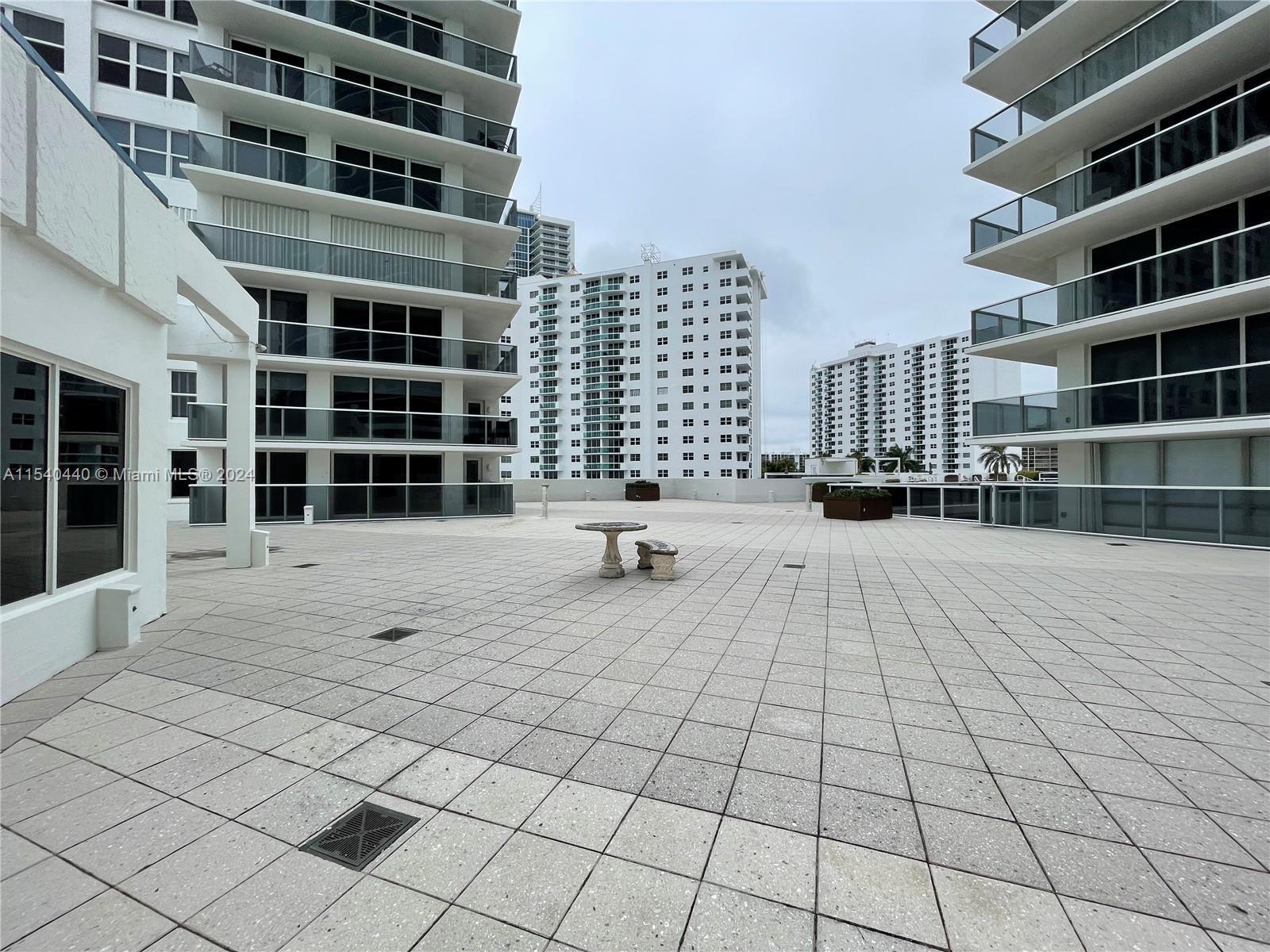 Building Photo - 2751 S Ocean Dr