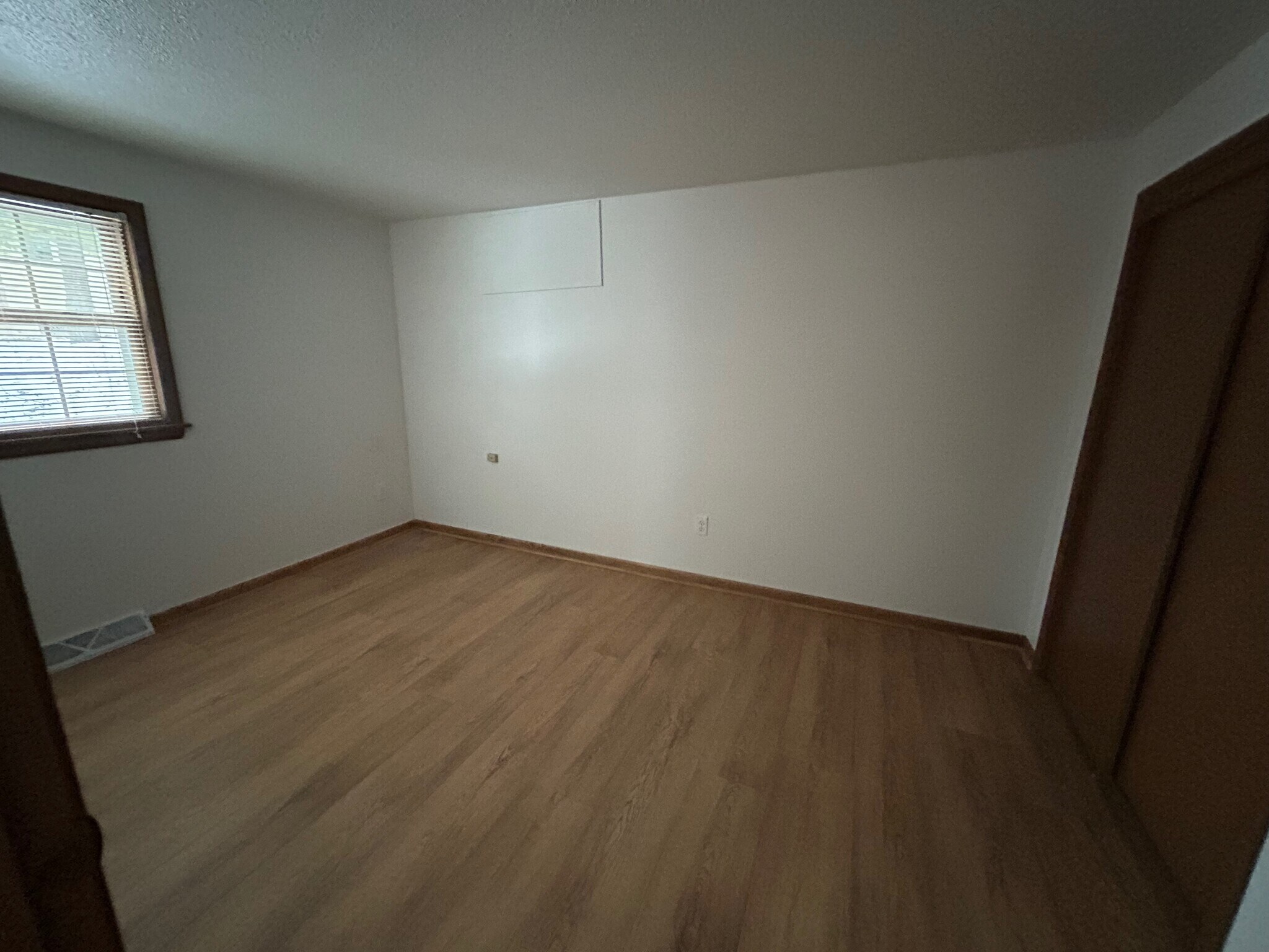 4th Bedroom 13' x 9' - 1511 Hillcrest Ct