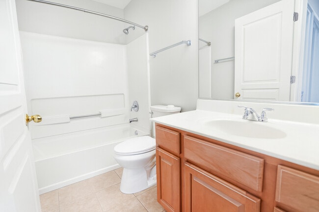 Building Photo - 3174 Bromley Ln