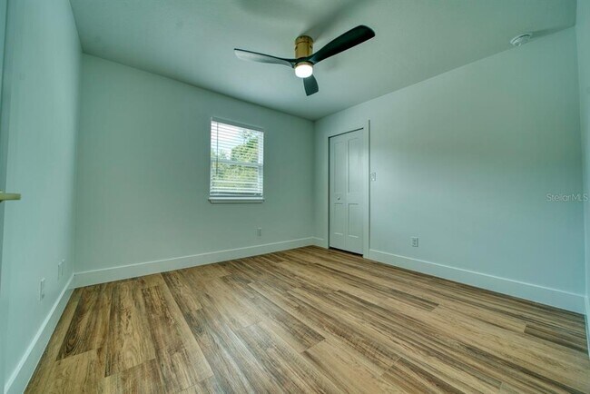 Building Photo - 1542 Sugarwood Cir