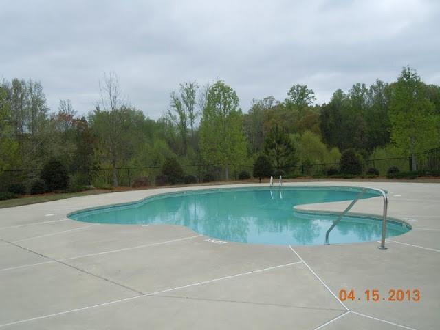 Building Photo - 665 Township Cir