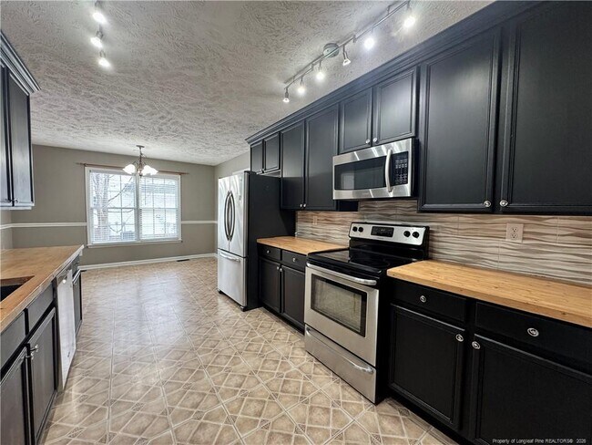 Building Photo - 271 Stone Cross Dr